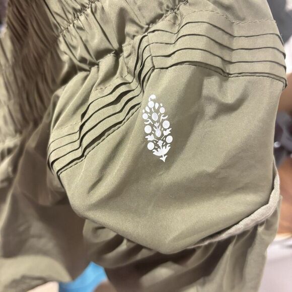 Free People Movement Get Your Flirt On Shorts Green Relaxed Fit Size Small - Picture 7 of 7